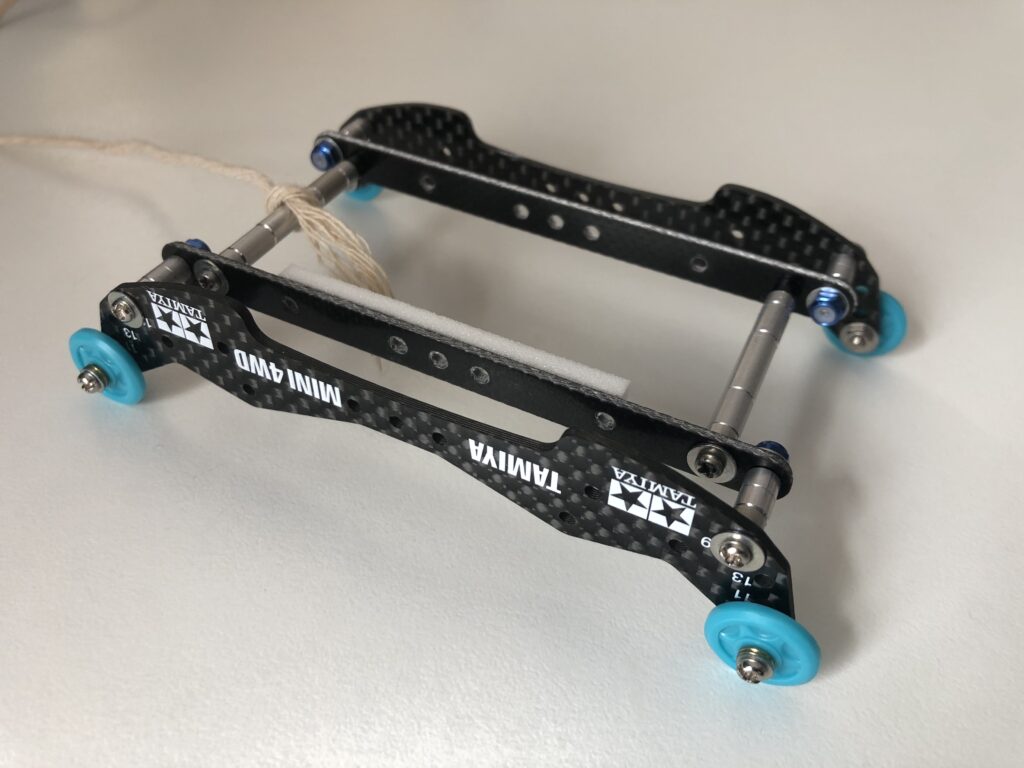 Custom made cart installed with kit standard rollers for Mini 4WD roller measurements