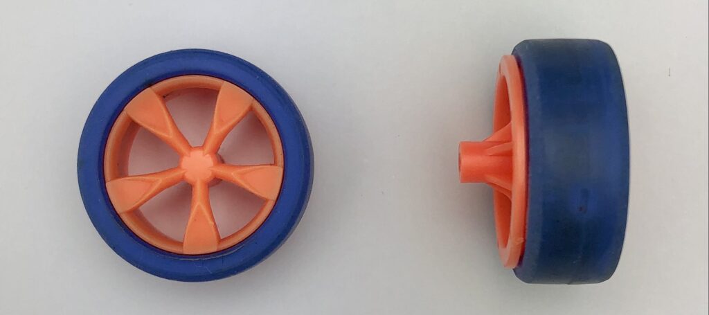 Tamiya Mini 4WD low profile small diameter Shirokumakko GT orange wheel with blue tyres [Item no: 95304] (Used)